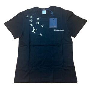NWT ✨Louis Vuitton T-shirt in Black. Size Small. Unisex.